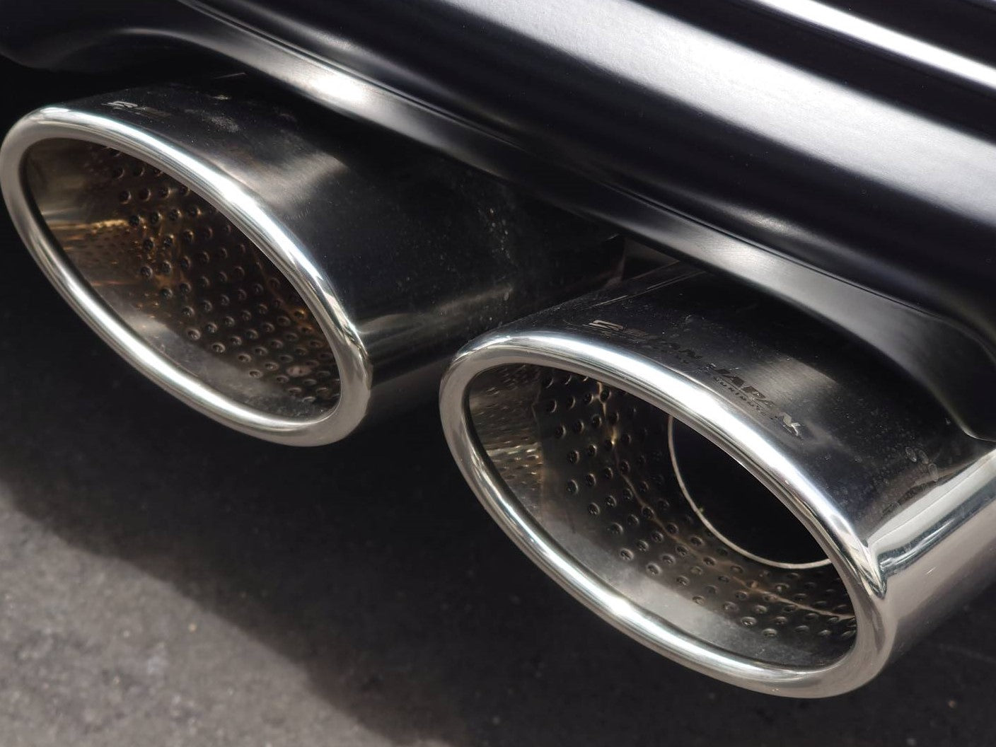 デュアルマフラー 標準ボディ TRH200ガソリン・KDH200ディーゼル車用