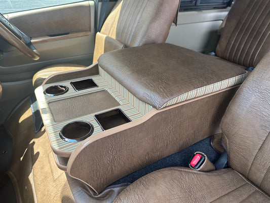 Center console box [WIDE body only]