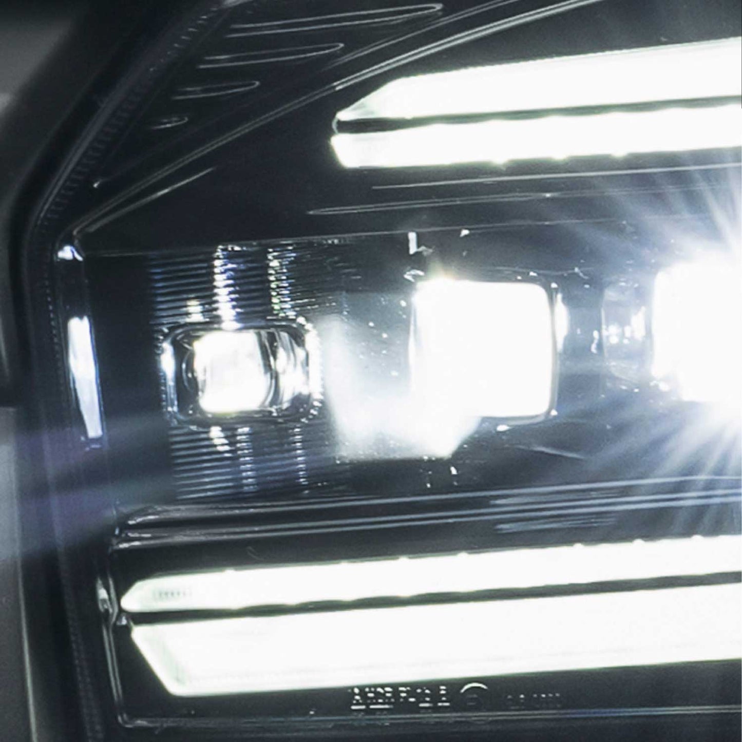 VALENTI Jewel Headlamp ULTRA for Hiace 200